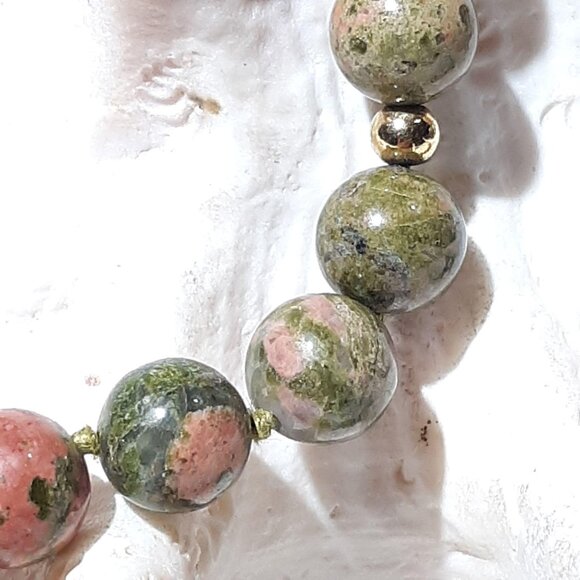 Unakite Bead Necklace 22" Knotted Single Strand Gold-tone Ornate Box Clasp - Picture 4 of 5